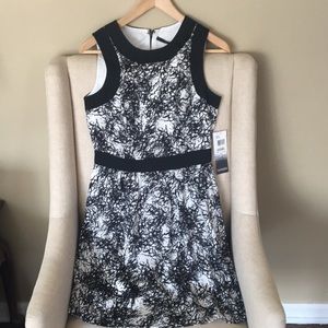 Black and White Kensie Dress. Size Small.NWT